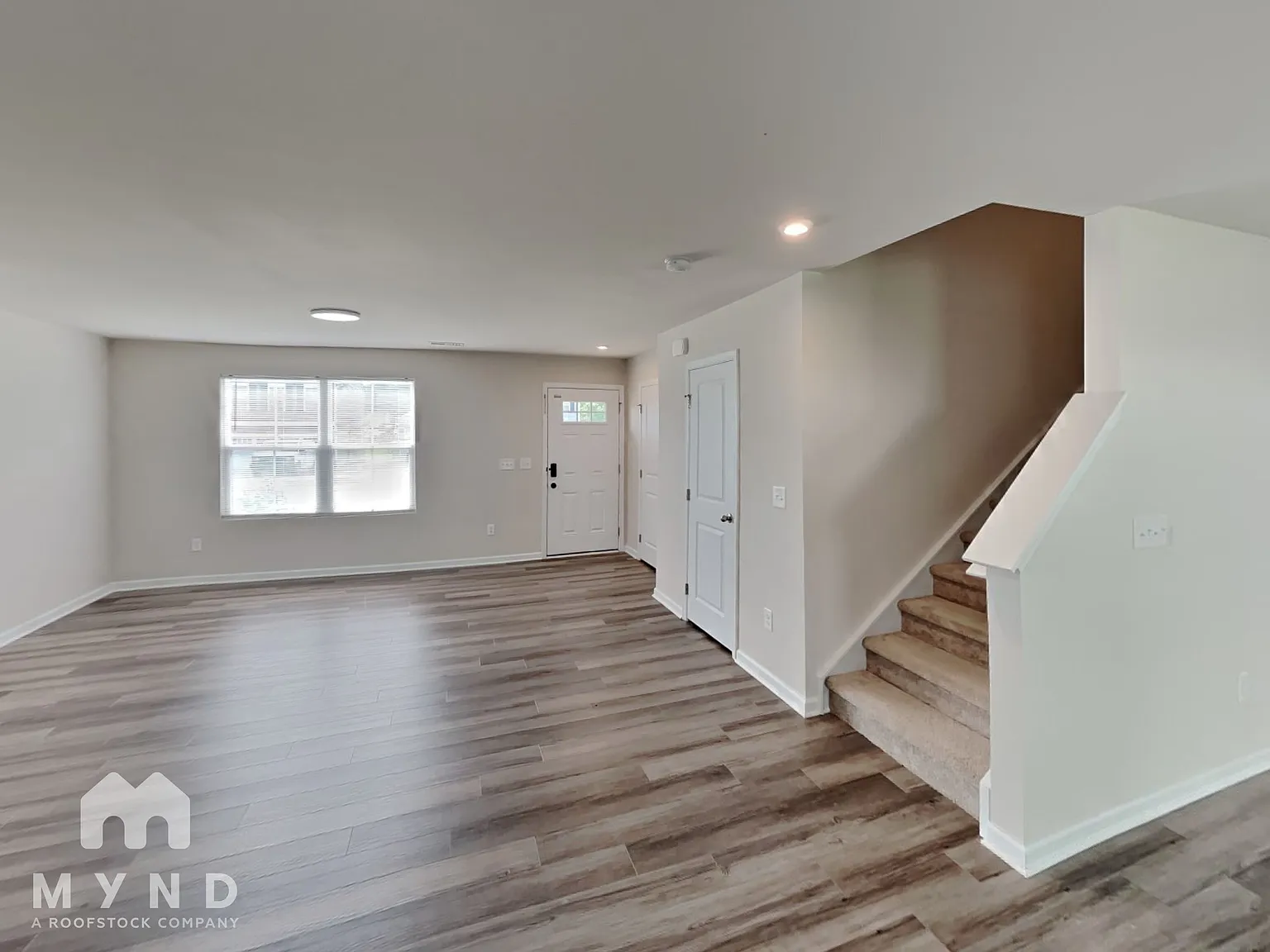 4 bed, 2.5 bath, 2203 sqft, $2,275 — Photo 4