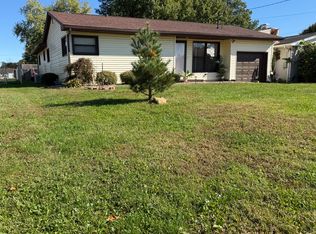 734 Mary St, Belpre, OH 45714