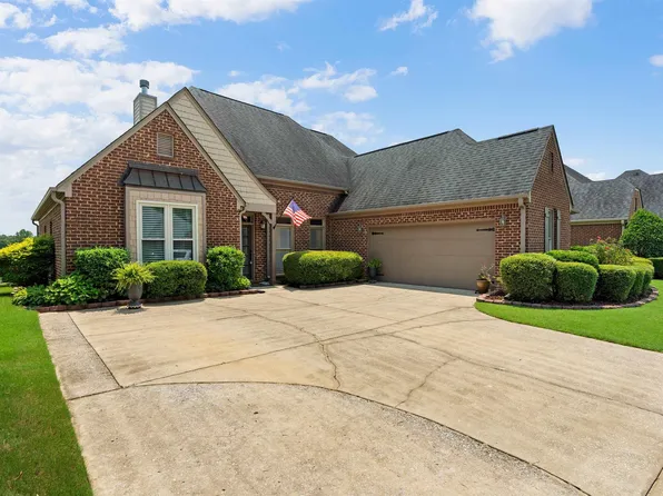 4320 Pine Valley Dr, Bessemer, AL 35022