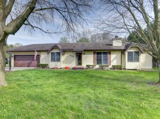 508 Southwood Dr, Mahomet, IL 61853