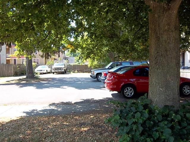 2nd image of 902 S Westnedge Ave