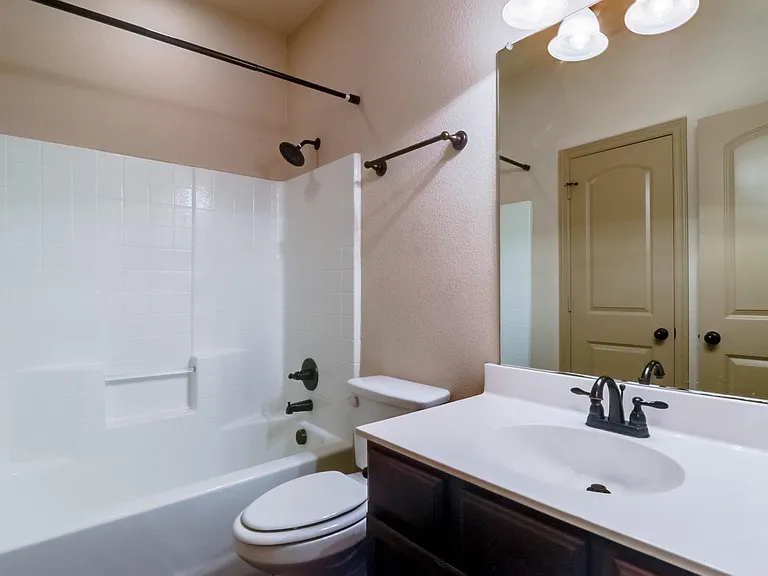 3233 McCart Ave — Photo 6