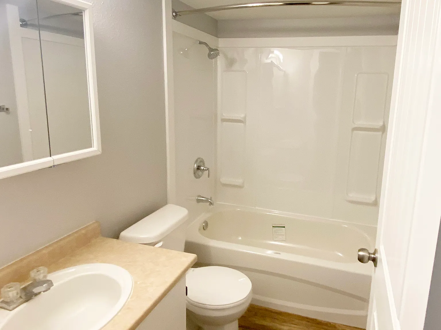 Spruce Manor — Photo 4