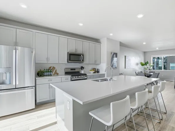 5685 Vivian St, Arvada, CO 80002