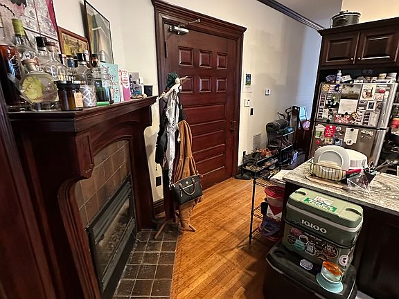 5th image of 368 Linwood Ave Frnt 1