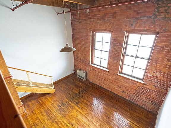 5th image of 727 E Grand Blvd #116