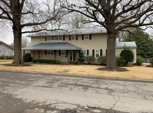 816 SW 2nd St, Checotah, OK 74426