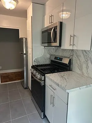 Rented by Queens Apartments Realty LLC | media 18