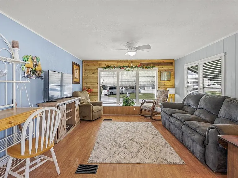 303 Marlette Dr — Photo 10