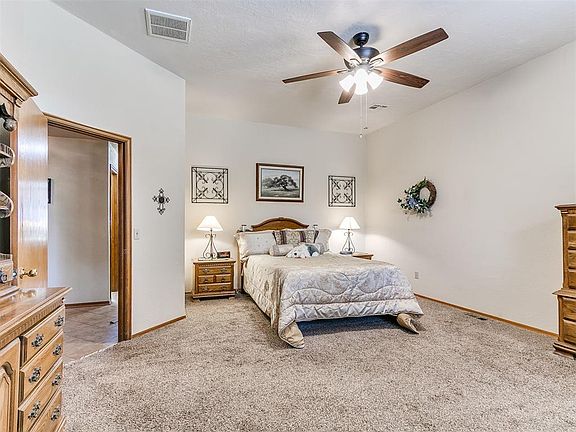 5th image of 1309 NW 196th St