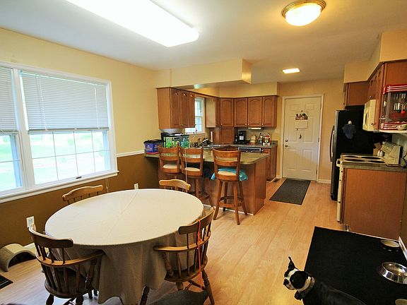 3rd image of 7995 Walters Dr