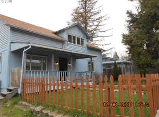 712 SW Bridge St, Grants Pass, OR 97526