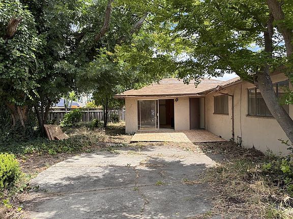 5th image of 468 Montclair Dr