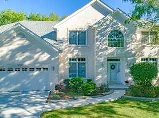 654 Waterbury Dr, Aurora, IL