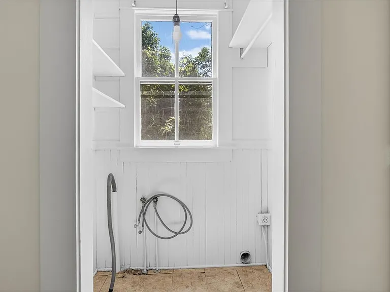 114 Forest Ave — Photo 19