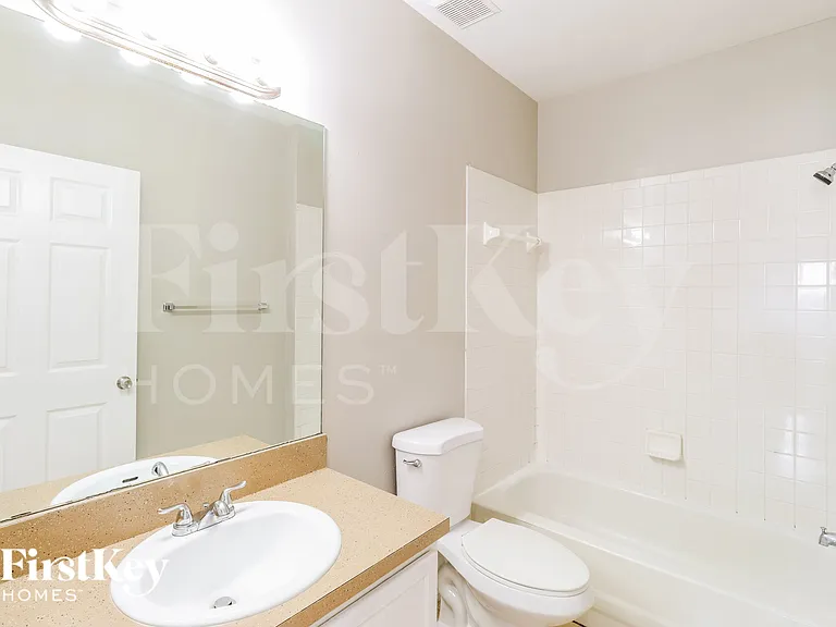 1163 Schumann Dr — Photo 16