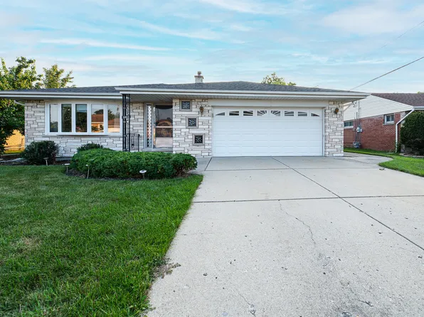 9002 Oleander Ave, Morton Grove, IL 60053