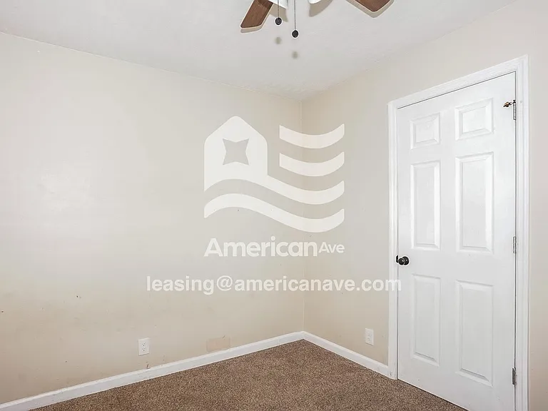 23323_014_bedroom_12799158.jpg
