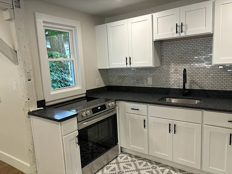 36 E Shore Rd #B — Photo 8