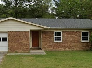 1605 Bluesprings Rd, Fayetteville, NC 28304