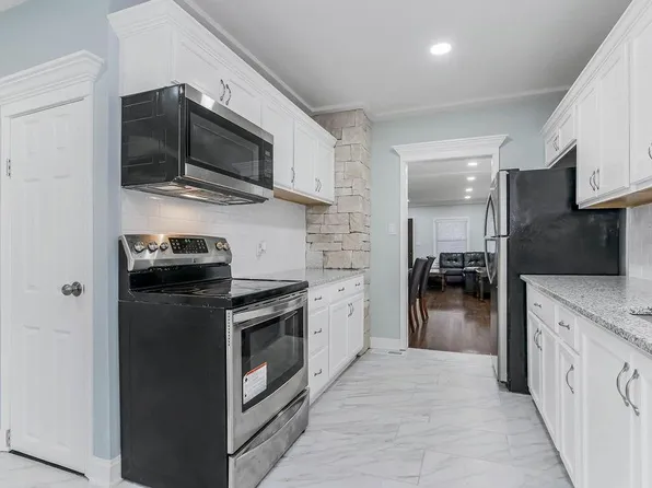 1226 Hardesty Ave, Kansas City, MO 64127