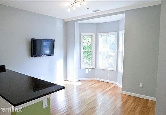 23 Evergreen Street (Kitchen-Living)