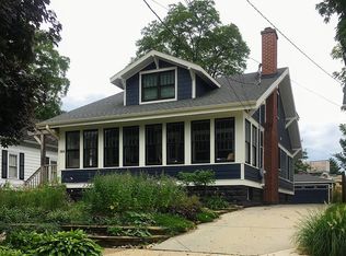 144 N Hager Ave, Barrington, IL 60010