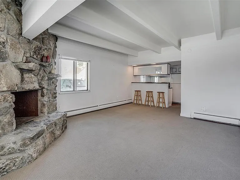 370 E La Bonte St #305 — Photo 11