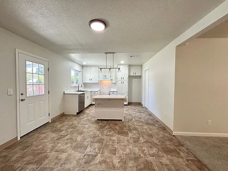 210 SW 142nd Ave — Photo 29