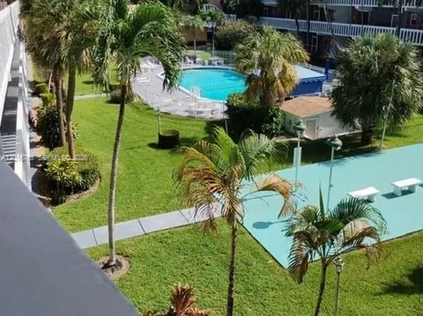 201 NE 14th Ave APT 10C, Hallandale, FL 33009