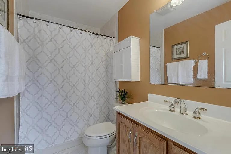 5820 Silchester St — Photo 19