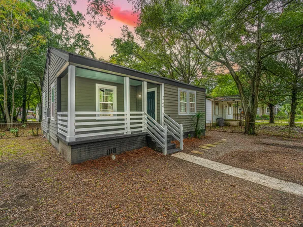2744 E Surrey Dr, North Charleston, SC 29405