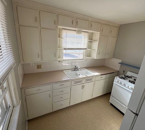 4th image of 4510 Witherbee Blvd