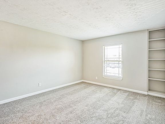 5th image of 250 Olde English Ct #2-135