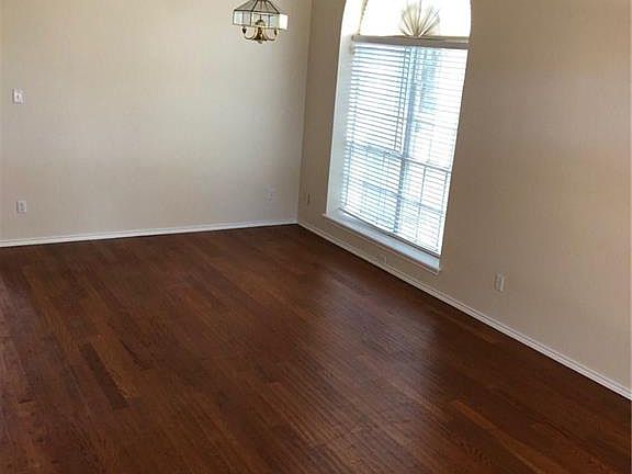 5th image of 844 Whitehall Dr