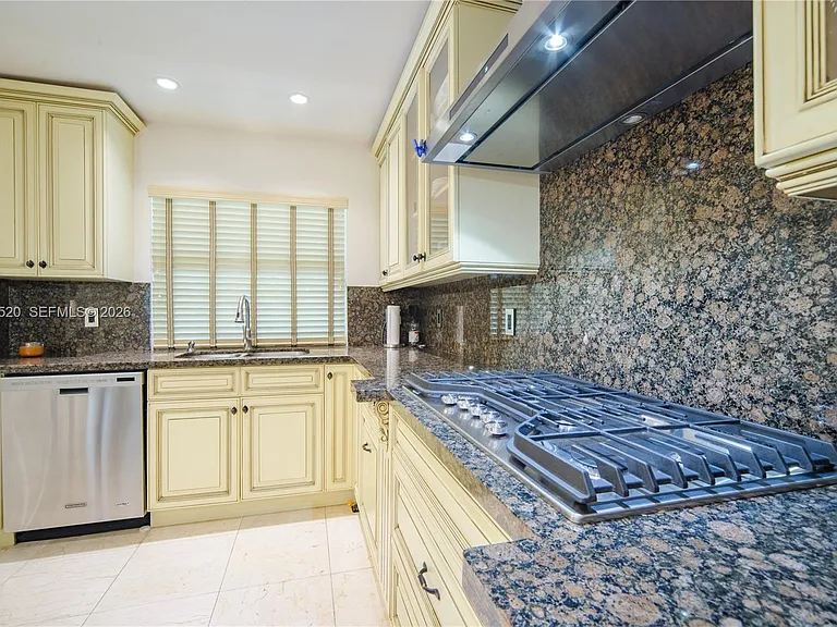 3514 Crystal Ct — Photo 4