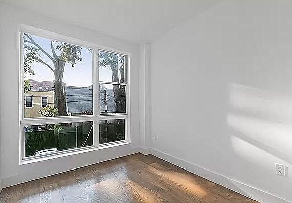 4th image of 278 E 32nd St #22B
