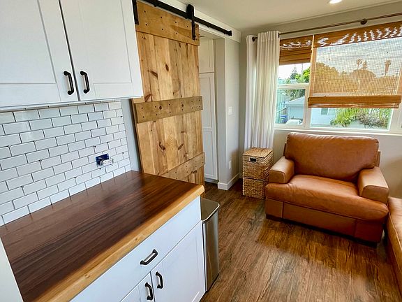 Living room & cabinets