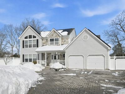 7 Harwood Way, Coram, NY, 11727