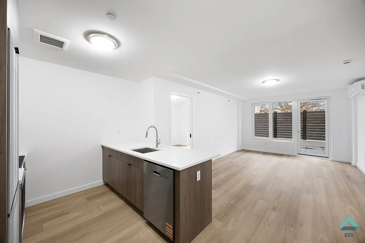 3510 Glenwood Road 1B