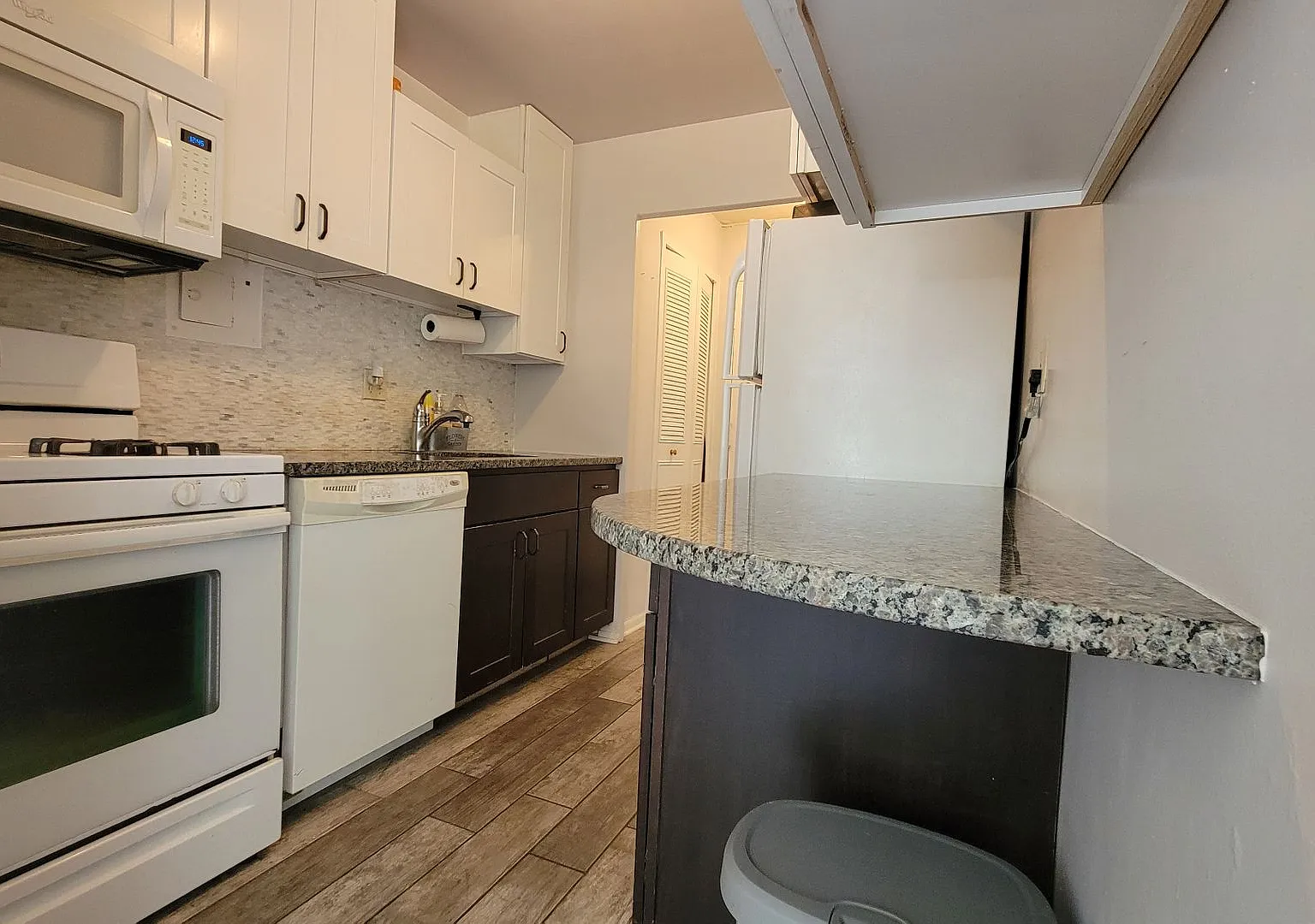 1210 N Taft St — Photo 3