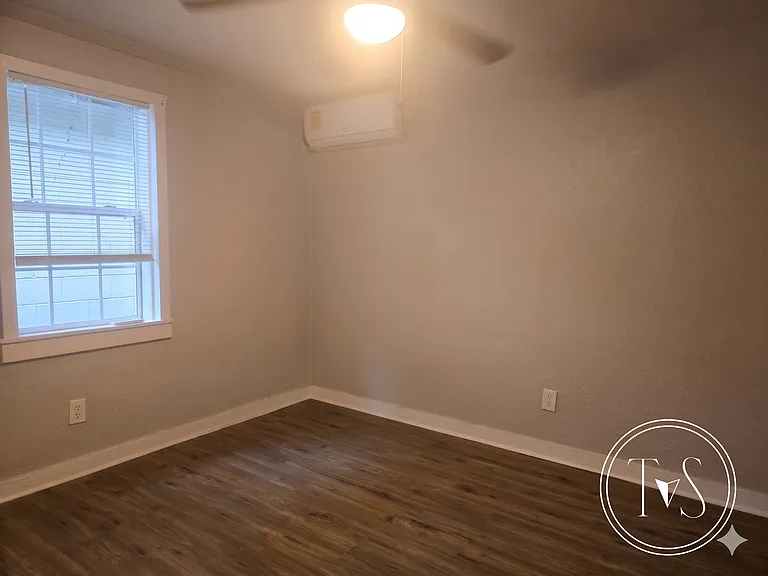 17 Dutton St — Photo 11