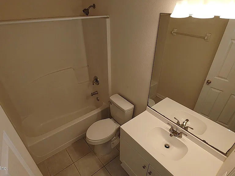 11073 Castlemain Cir E — Photo 19