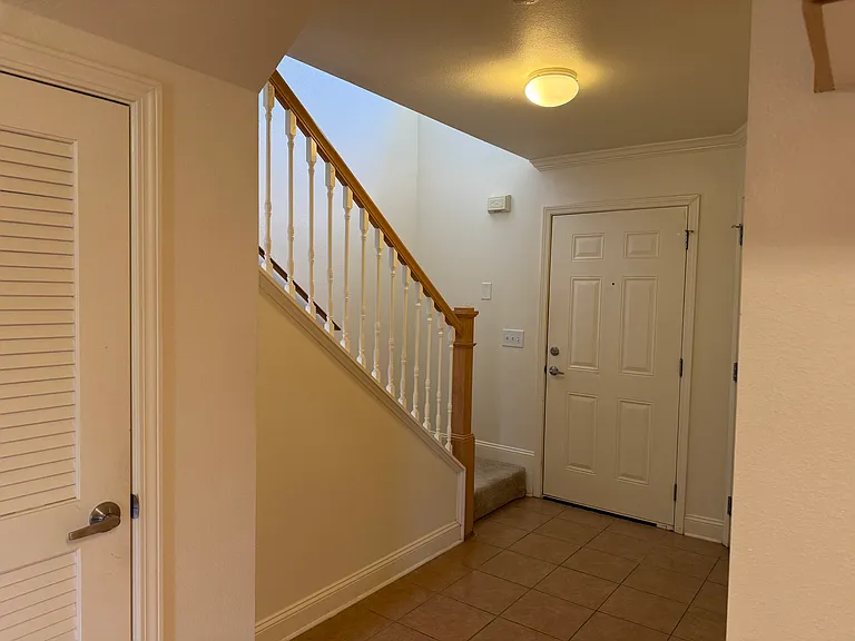 731 Majestic Dr — Photo 4