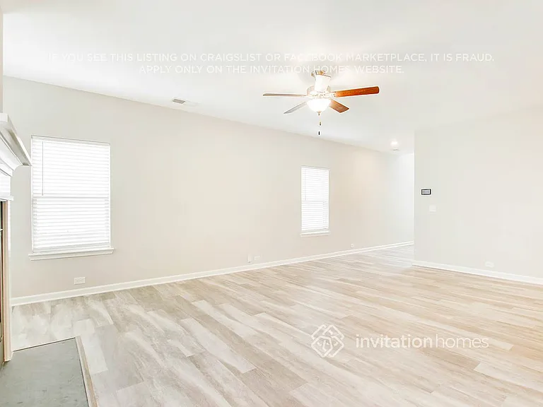3941 Lake Manor Way — Photo 4