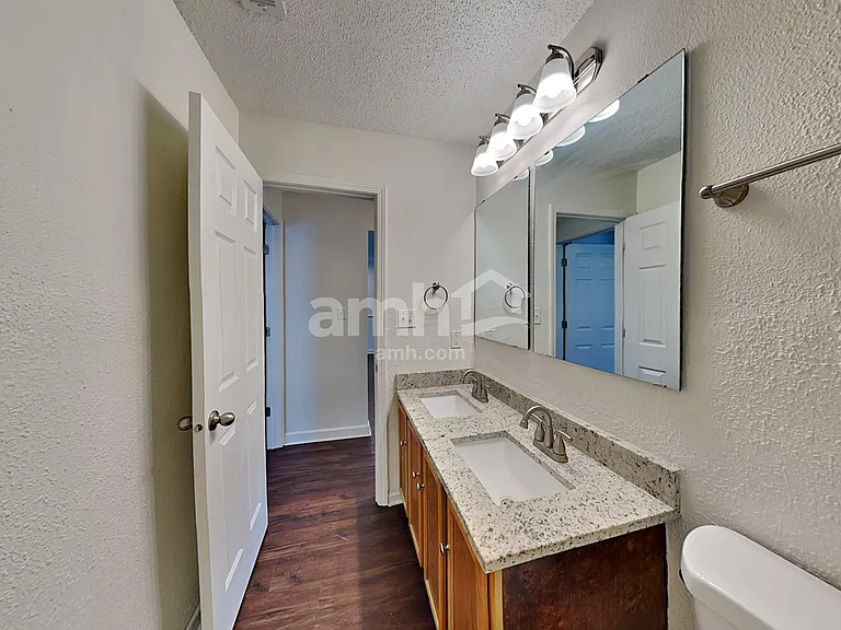12483 Old Pond Rd — Photo 12