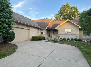 4514 Ravenwood Dr, Grand Blanc, MI 48439