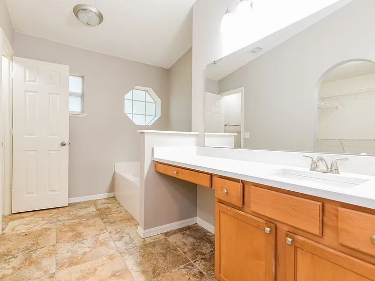 1117 Windy Bluff Dr — Photo 12