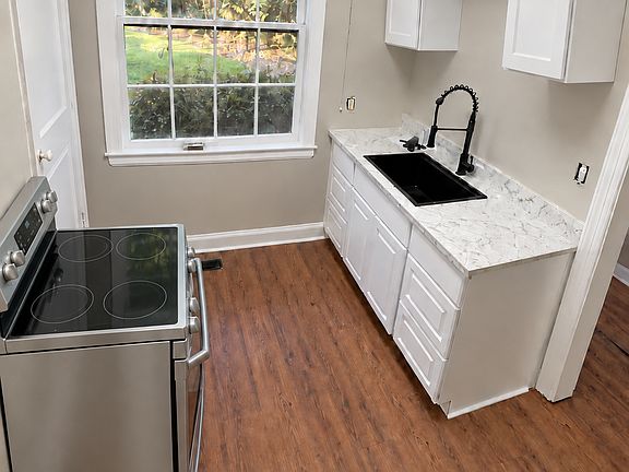 Brand new stove and fridge being deliveredin September (actual image of stove is a mock up)