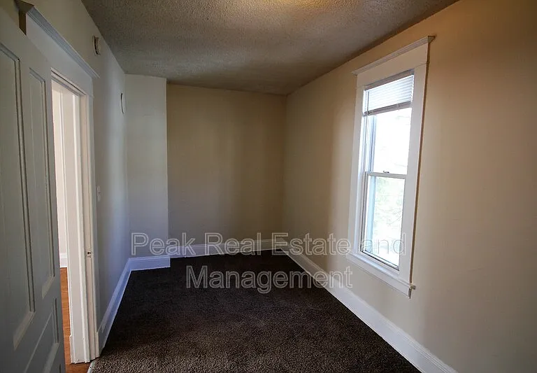 744 Oakland Ave SW — Photo 8